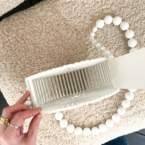 ROUND BEADED WHITE SUMMER PURSE - Picture 6 of 6